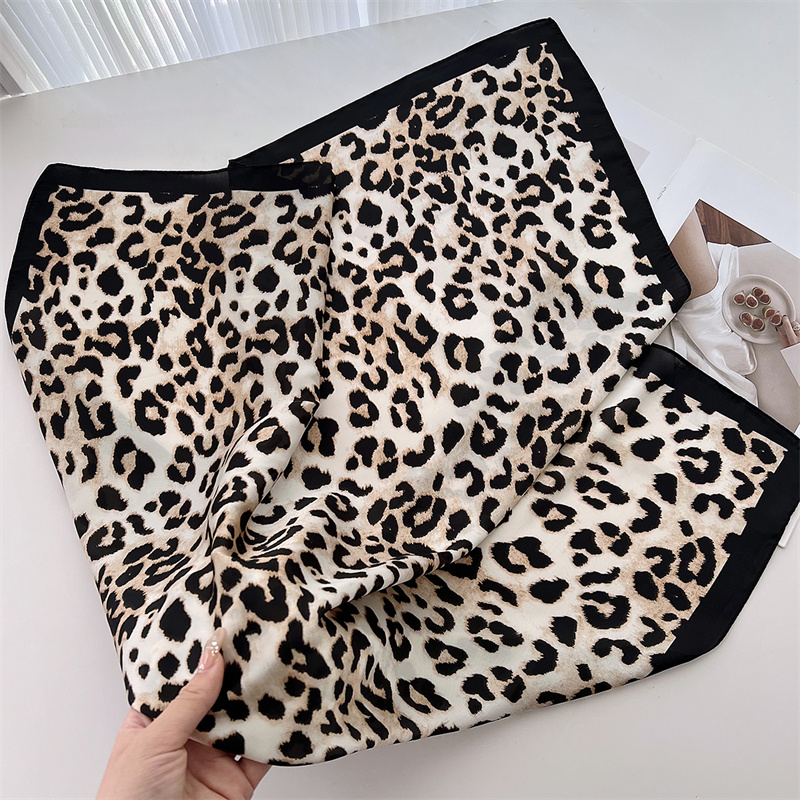 70cm Square Luxury Leopard Pri - Scarf Silk Square 评论和价格